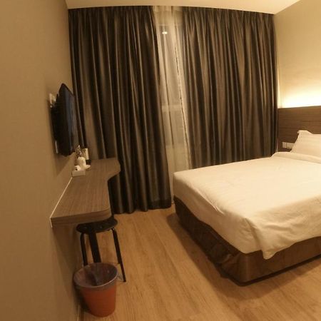 U Design Hotel Куала-Липис Экстерьер фото